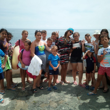 Sejur la mare pentru 14 copii din comunitatea Giulești Sârbi
